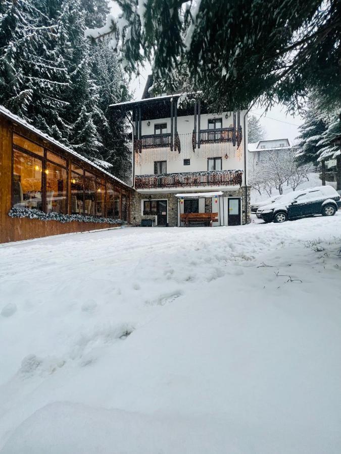 Maison d'hôtes Din Poienita